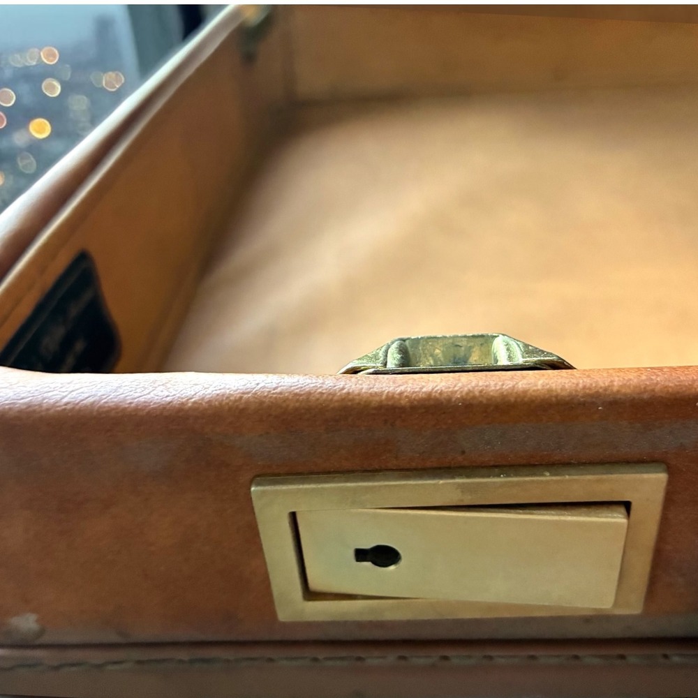 Vintage Hartmann Belting Leather Attache Briefcase Tan USA 18x13x5 - Picture 8 of 13